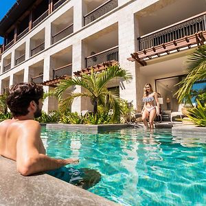 Suite Junior con Vistas a la Piscina